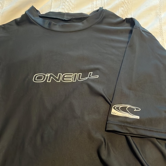 Men’s XXL traveler black swim shirt with 50+ UPF. Unworn with no tags. - Picture 2 of 4